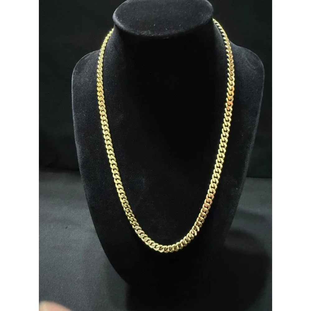 The Unbranded Brand cuban chain